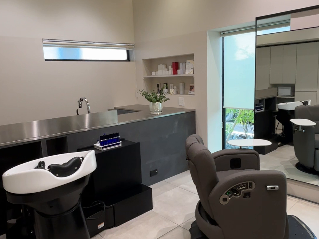 取材時のrittaの椅子とシャンプー設備